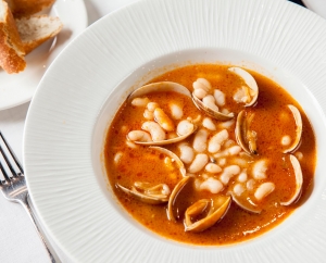 Ganchet kidney beans with clams